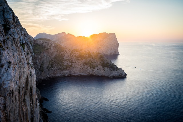 :

Explorez la Méditerranée: Une aventure romantique