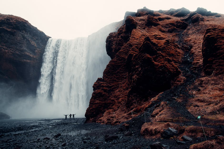 Explorez les merveilles côtières de l’Irlande ».