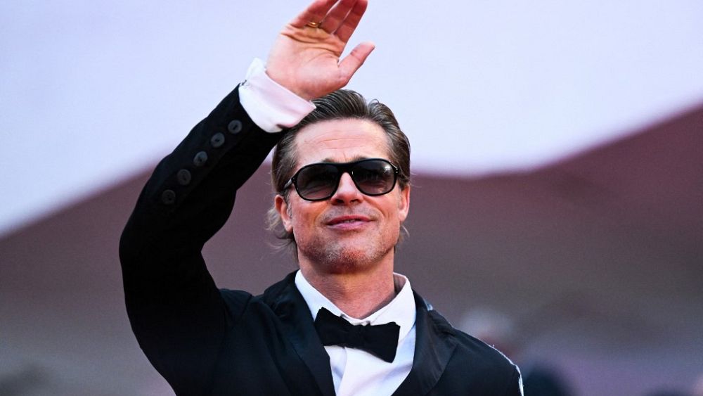 Brad Pitt (58 ans) vend maintenant une crème pour le visage chère – pour hommes et femmes