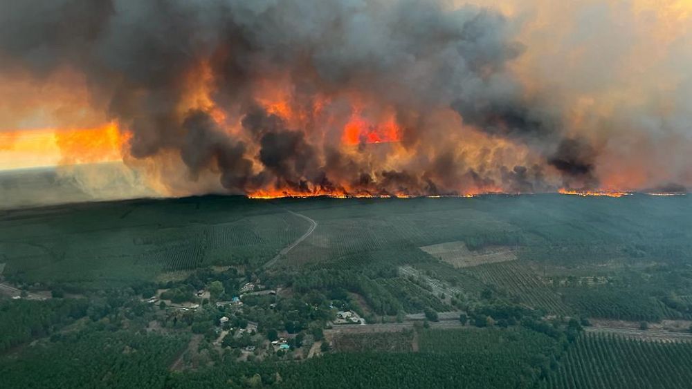 Chaleur en Europe : feux de forêts et basses eaux