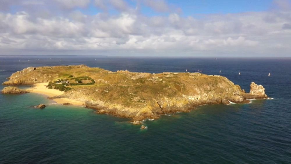 Ile de Cézembre : 1944 grêle de bombes, aujourd’hui destination